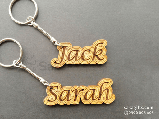 Móc khóa khắc tên